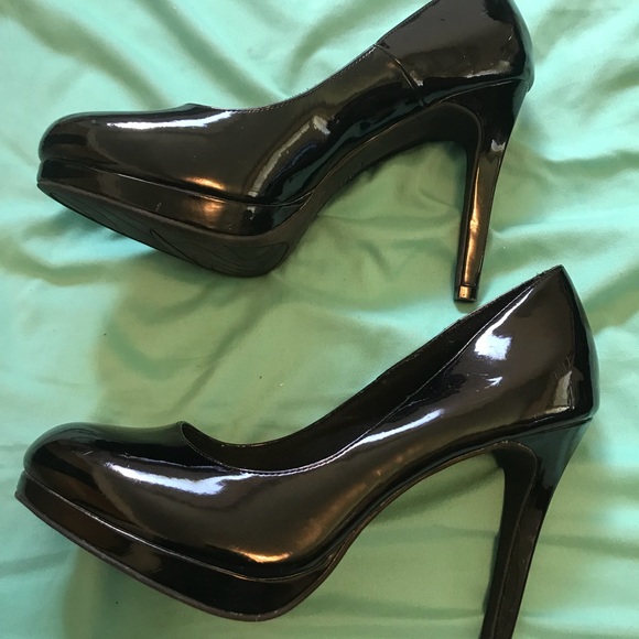 Fioni Pumps - Picture 2 of 3